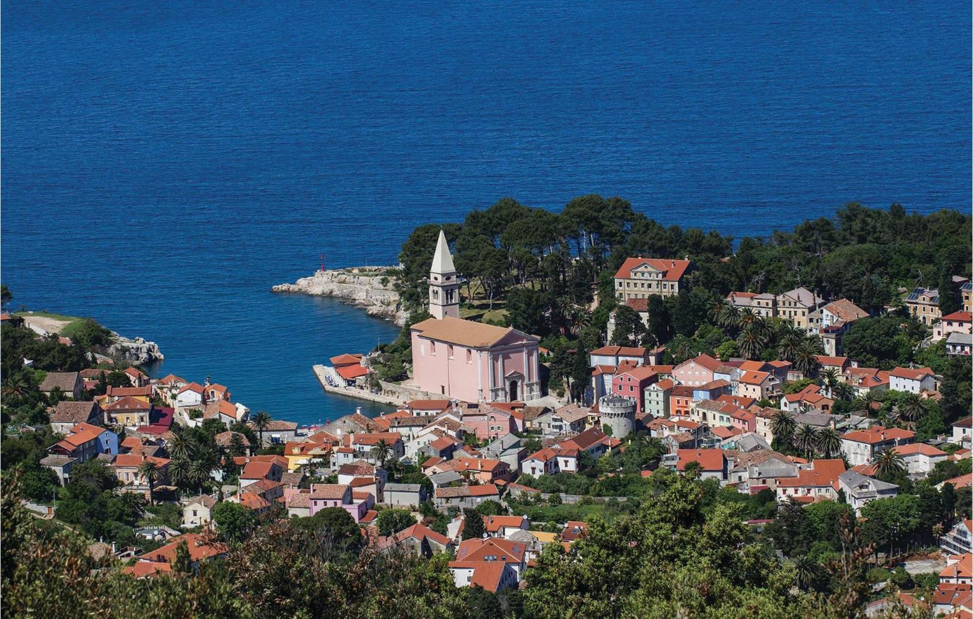 Lovely Apartment In Veli Losinj With Kitchen Bagian luar foto